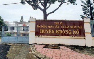 Cấp hàng loạt giấy chứng nhận quyền sử dụng đất trái quy định, hai lãnh đạo huyện bị kỷ luật